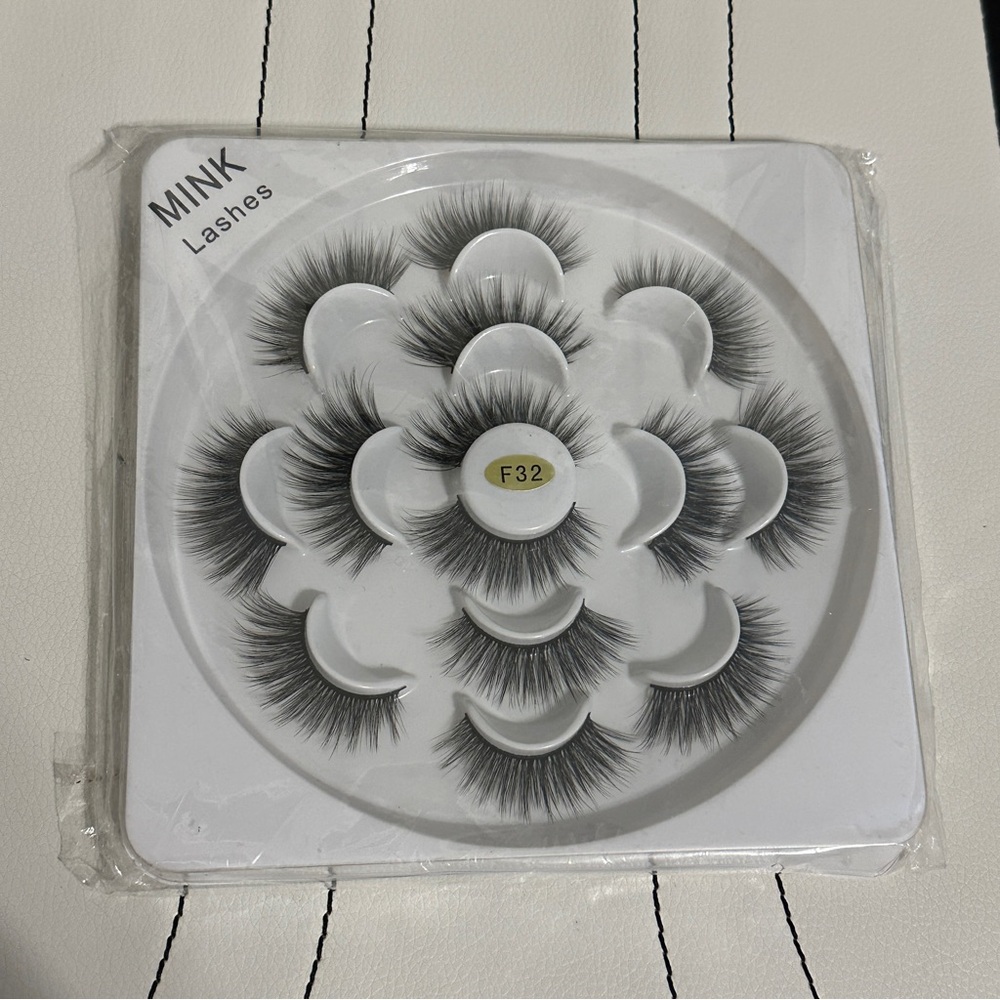 Mink Lashes Sets of 7 in Black